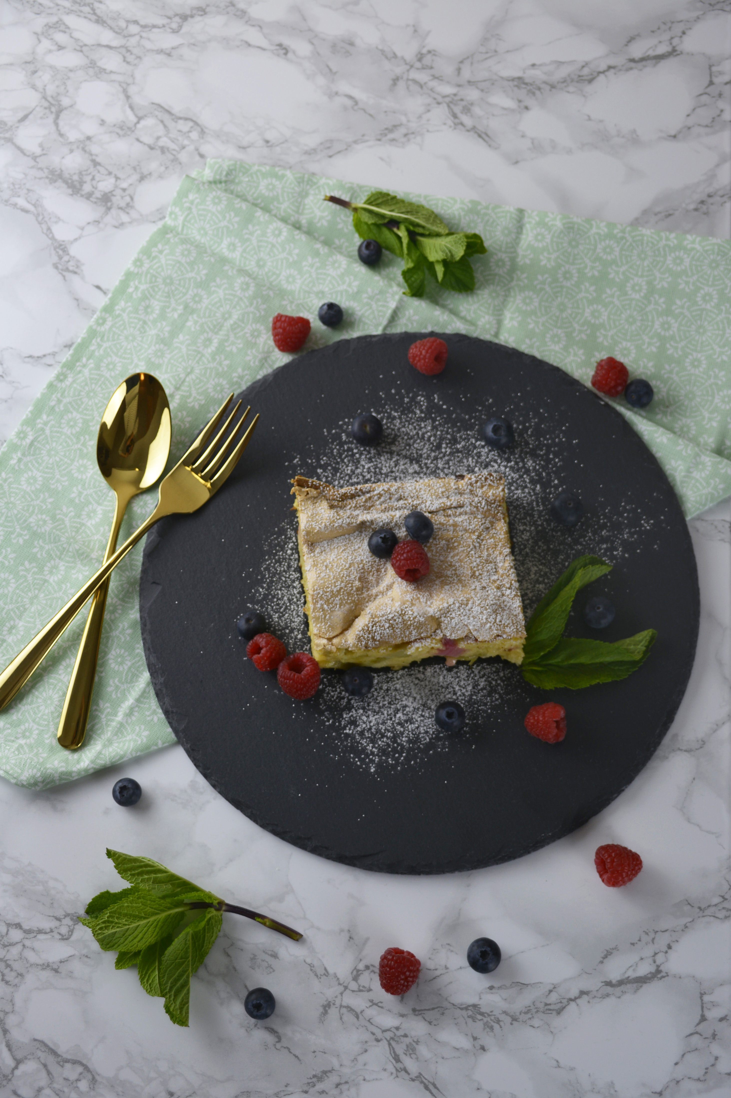 Rhabarberkuchen mit Kaiserhaube am Taste Tuesday auf Maison Pazi