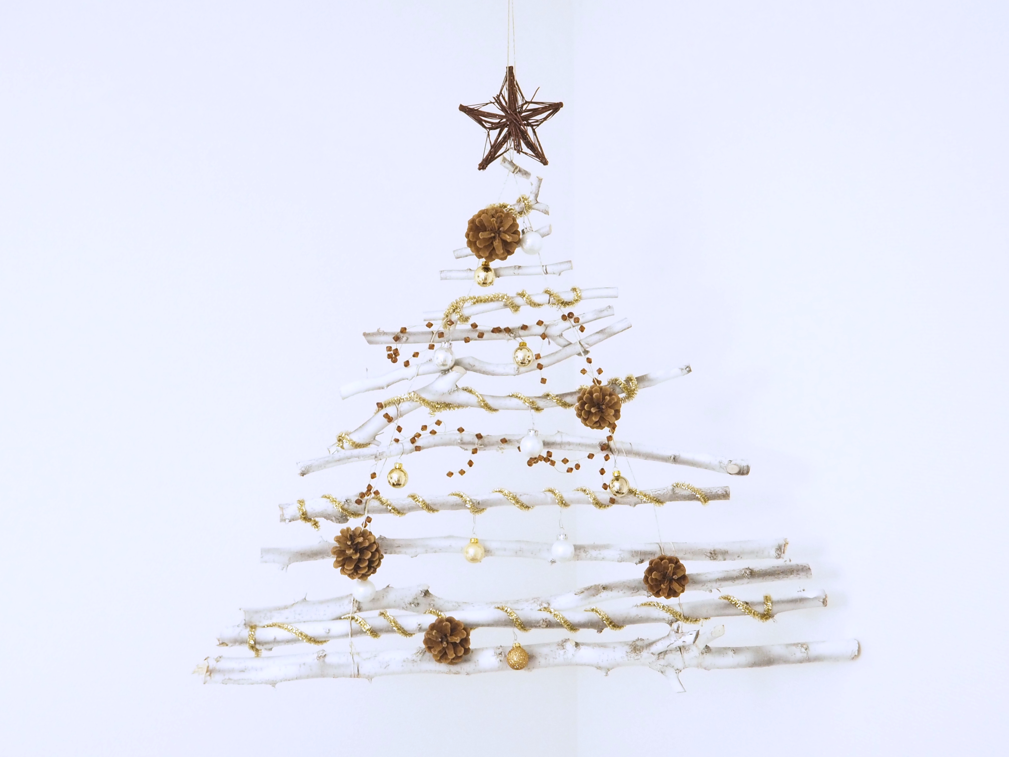 DIY Weihnachtsbaum aus Ästen